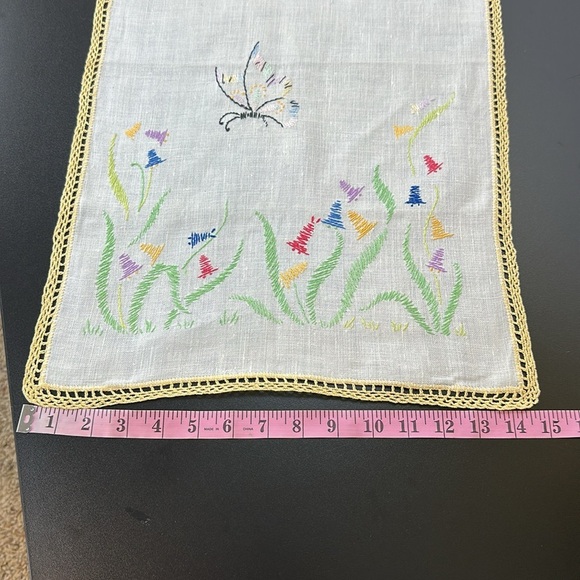 Linen Table/Bureau/Dresser Runner Embroidered Flowers Butterflies Crochet Trim - Picture 6 of 8